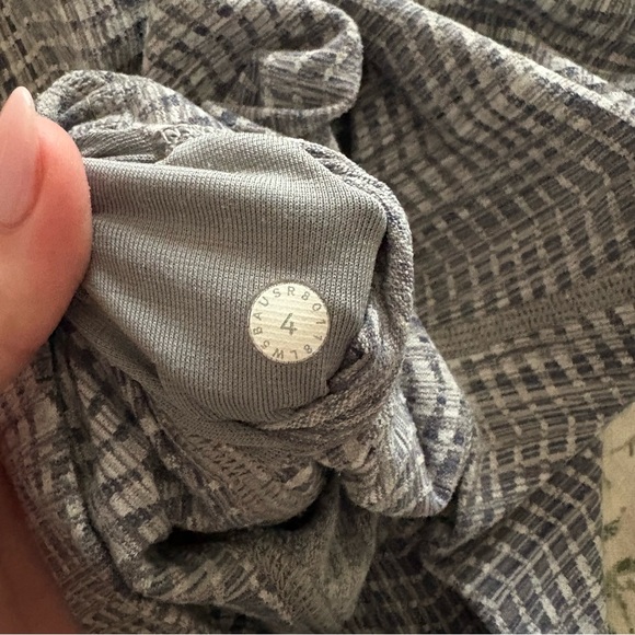 Lululemon Patterned High Rise Legging - Picture 4 of 4